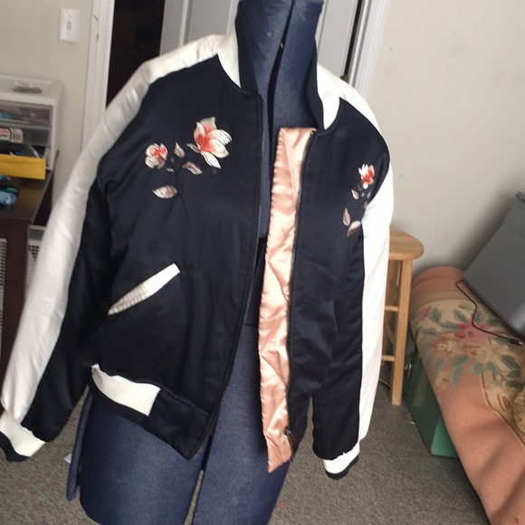 never worn - Picture 1 of 2